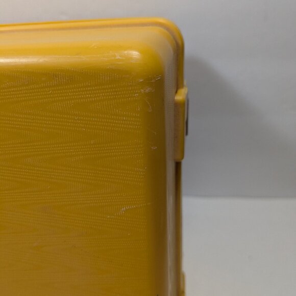 Vintage Wilson Wil-Hold Sewing Box Chest Card File Recipe Yellow Hard Plastic - Picture 6 of 16